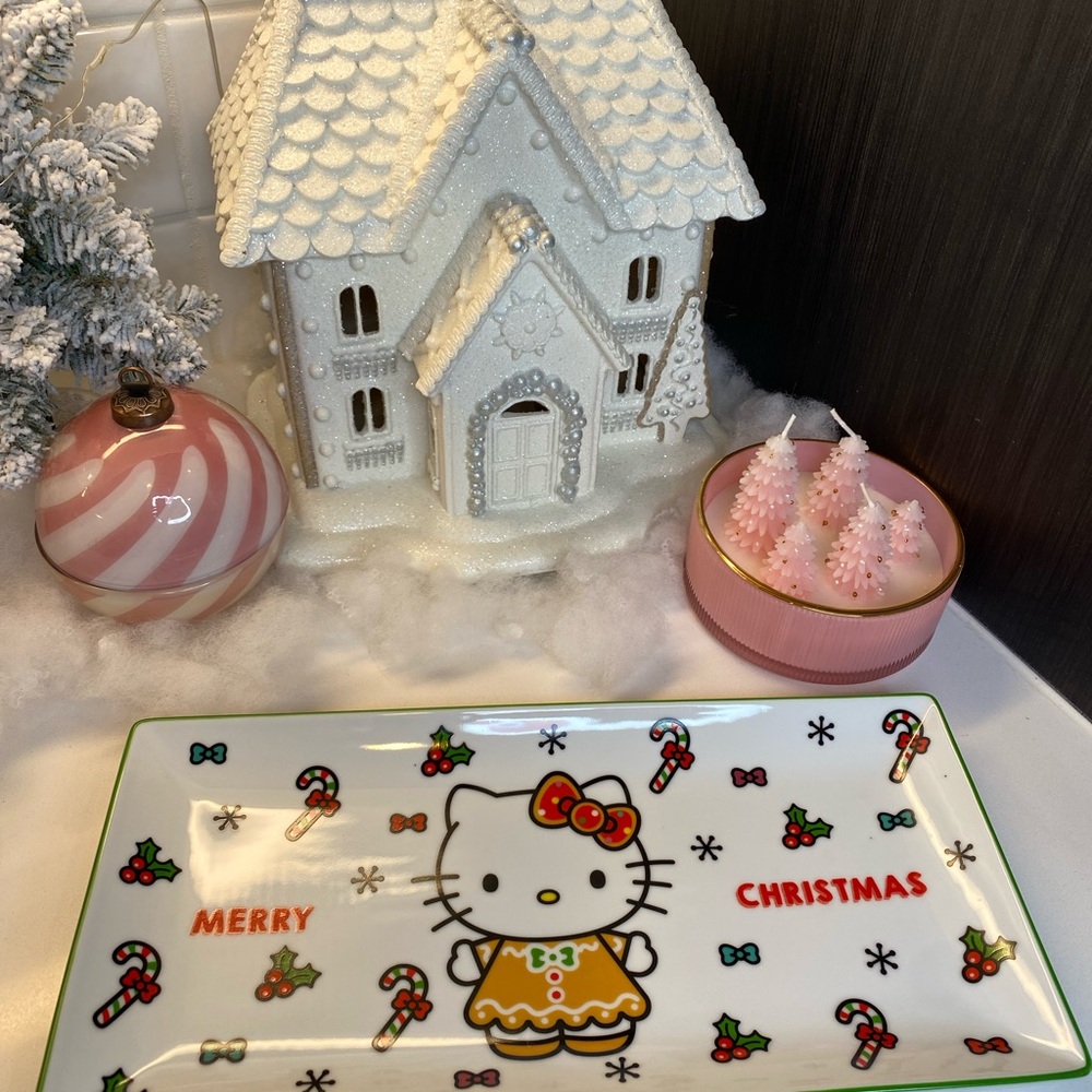 Hello Kitty Gingerbread Tray - Picture 2 of 5